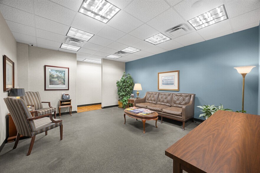 More Photos Of 1411 West Ave, Austin Office For Sale