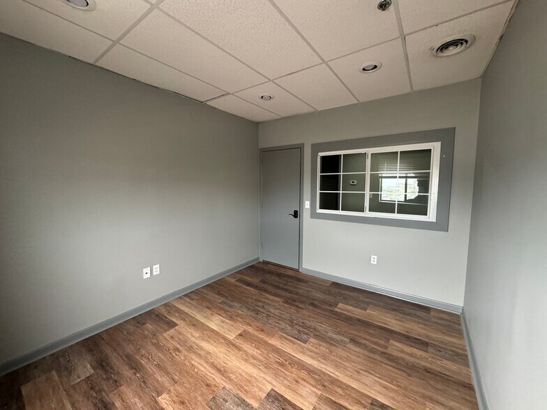 More Photos Of 1726 E Church St, Jacksonville Coworking Space