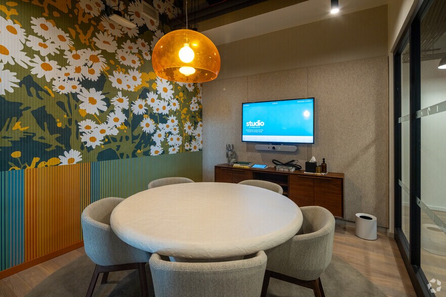 Photo of 24th Floor Ste 