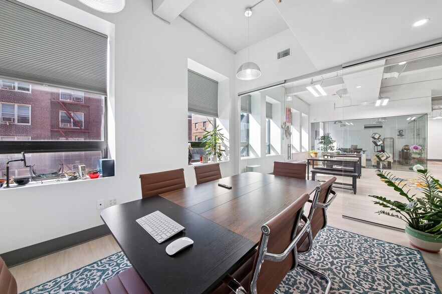 More Photos Of 74-09 37th Ave, Jackson Heights Loft Creative Space For Lease