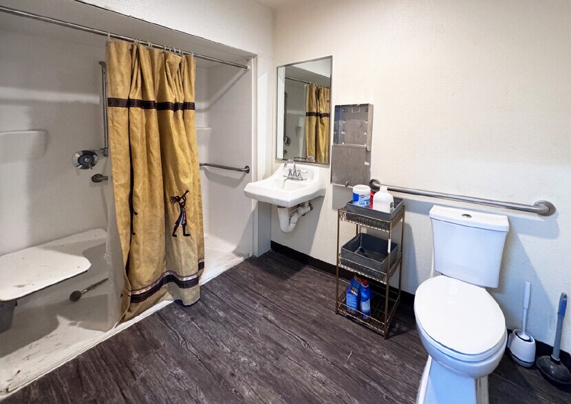 More Photos Of 5 Camino Karsten, Algodones General Retail For Lease