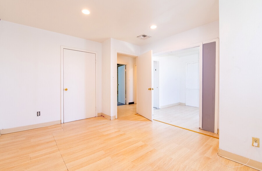 More Photos Of 11810-11812 Greenstone Ave, Santa Fe Springs Manufacturing For Sale