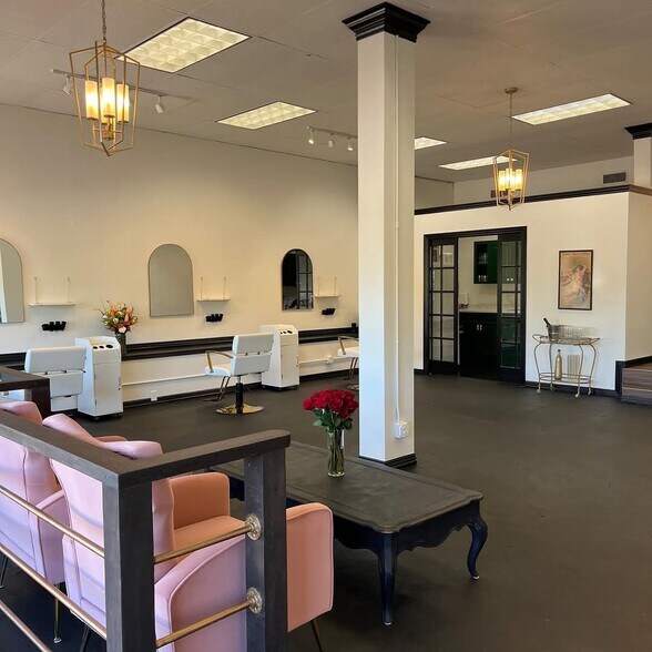 More Photos Of 401 N Muskogee Ave, Tahlequah General Retail For Lease