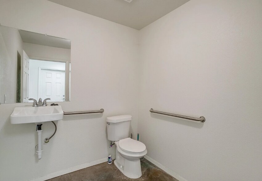 More Photos Of 9115 East Highway 67, Alvarado Showroom For Lease