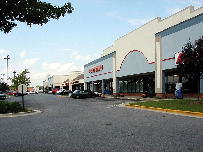 More Photos Of 7049-7099 Allentown Rd, Temple Hills Freestanding For Lease