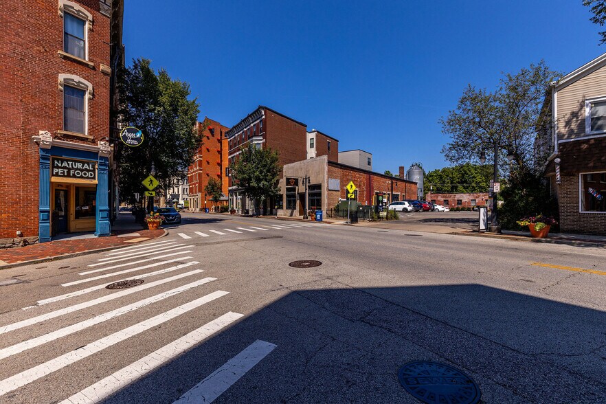 More Photos Of 2800 Woodburn Ave, Cincinnati Storefront For Sale