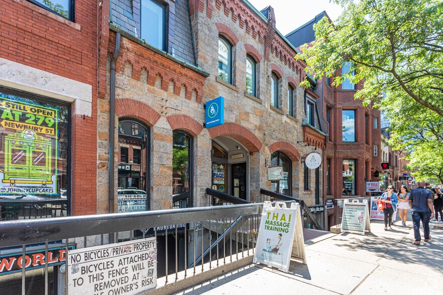 More Photos Of 332-336 Newbury St, Boston Storefront For Lease