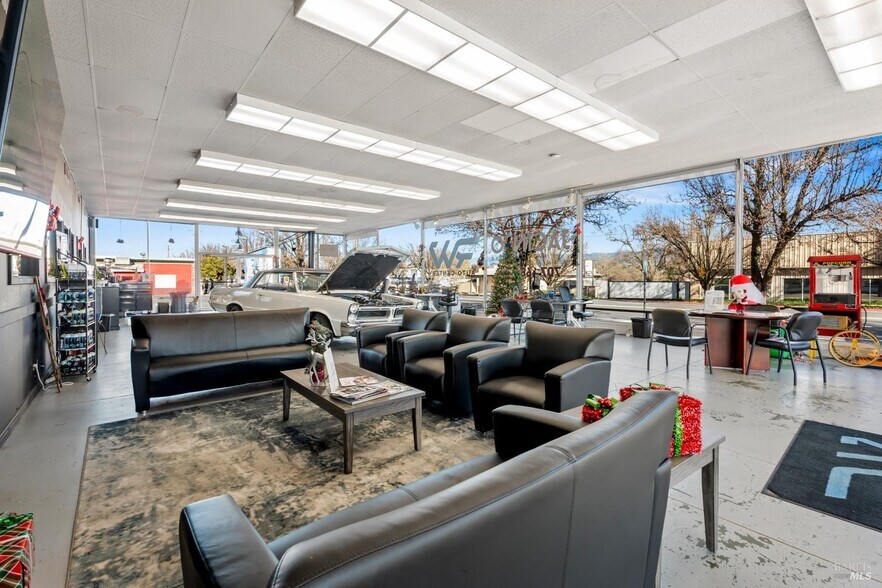 More Photos Of 1120 S State St, Ukiah Auto Dealership For Sale