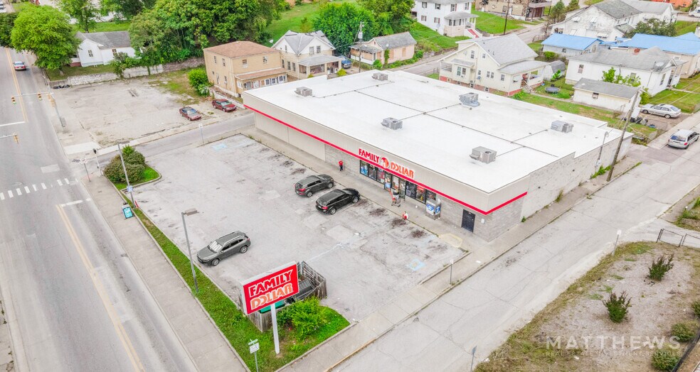 More Photos Of 1536 Washington St W, Charleston Freestanding For Sale