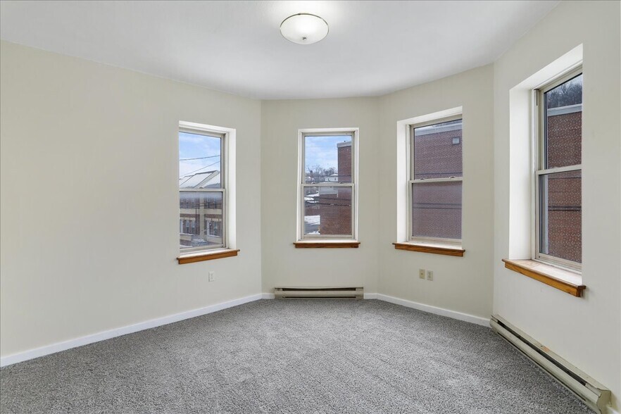 More Photos Of 341 Frederick St, Cumberland Apartments For Sale
