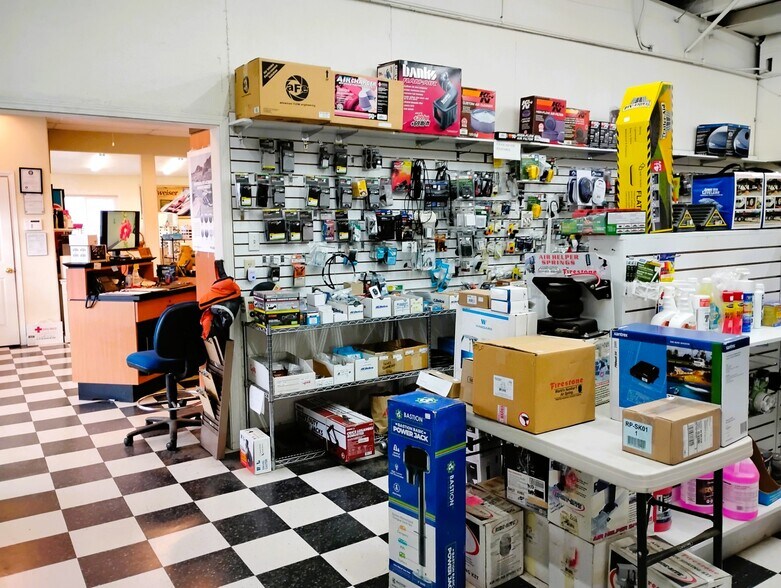 More Photos Of 1417 Industrial Way, Gardnerville Auto Repair For Sale