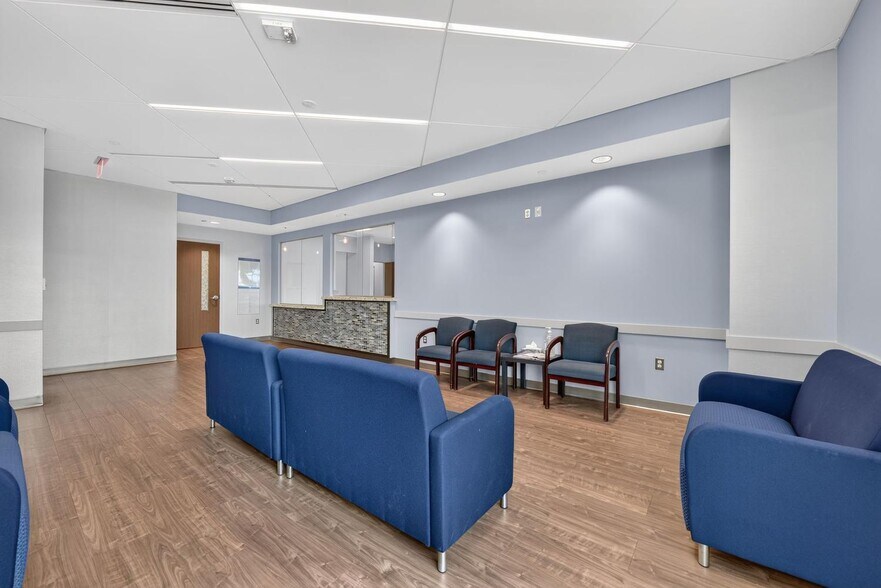 More Photos Of 24430 Stone Springs Blvd, Sterling Medical For Sale