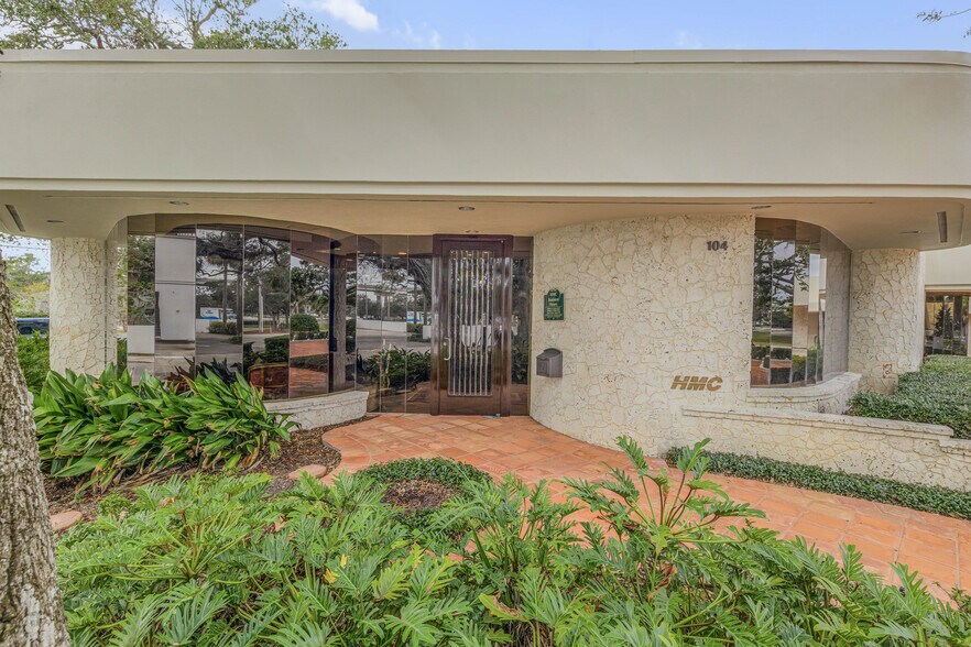 More Photos Of 100-104 Riverside Dr, New Smyrna Beach Office For Sale