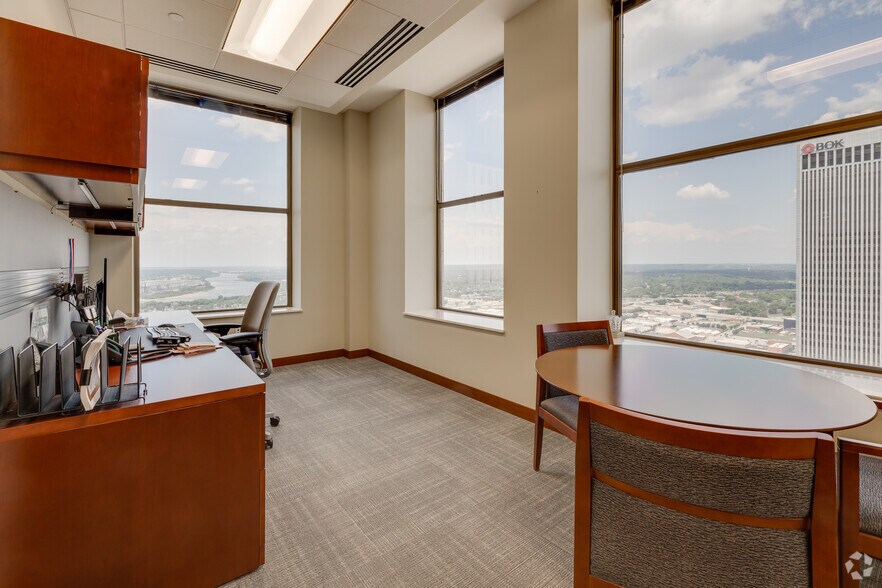 More Photos Of 401 S Boston Ave, Tulsa Office For Lease