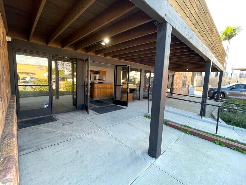 More Photos Of 7667 Vickers St, San Diego Warehouse For Sale