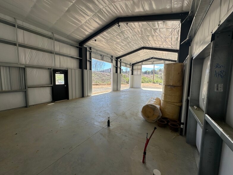 More Photos Of 25 Marietta Pl NW, Concord Industrial For Lease