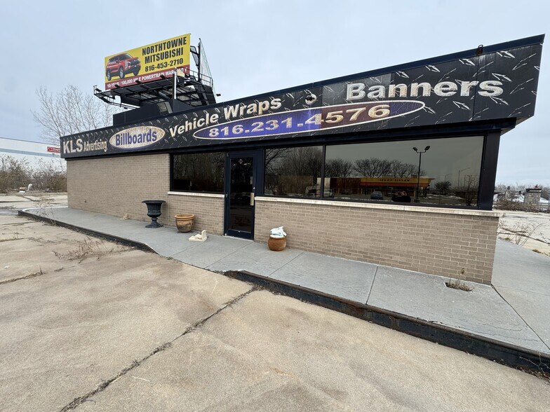 More Photos Of 6850 E Front St, Kansas City Freestanding For Sale