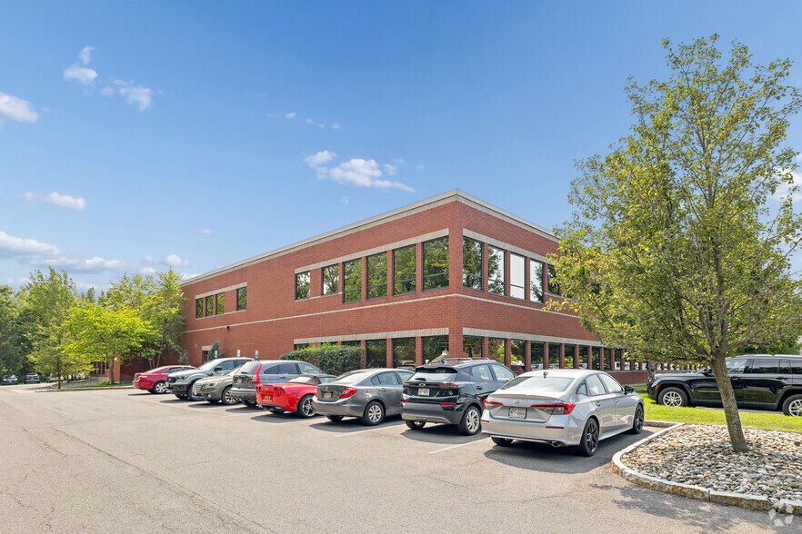 More Photos Of 10B Airline Dr, Albany Office For Sale