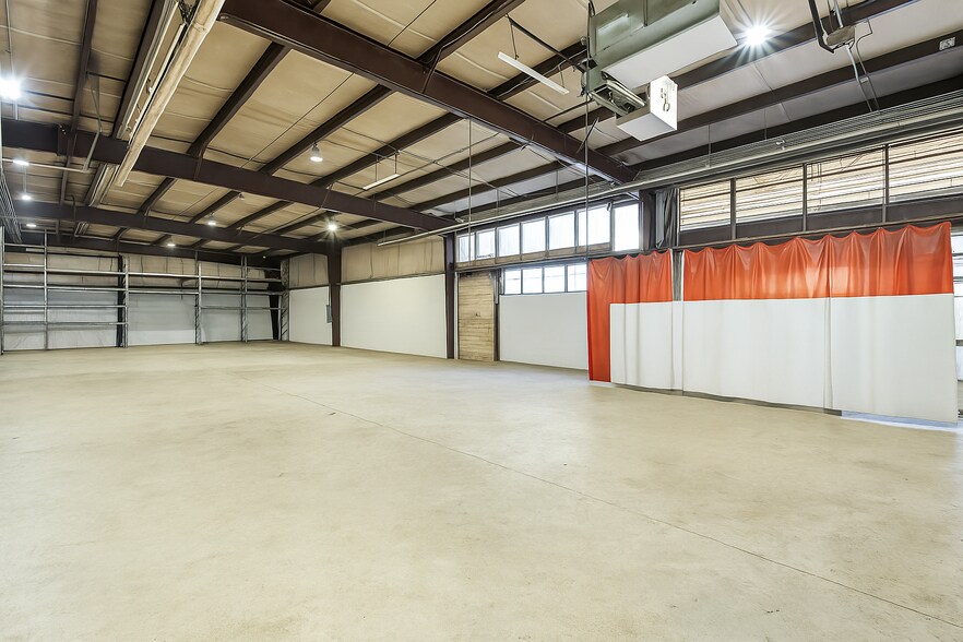 More Photos Of 1129 E Geer St, Durham Warehouse For Lease