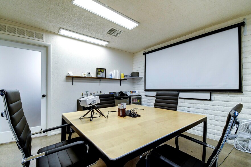 More Photos Of 2928 N 30th St, Phoenix Warehouse For Lease