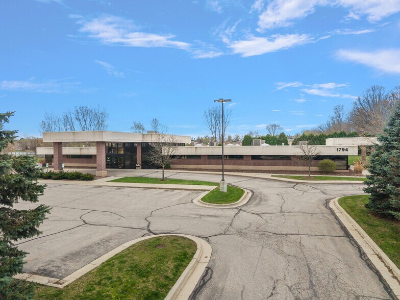 More Photos Of 1794 N Lapeer Rd, Lapeer Medical For Sale