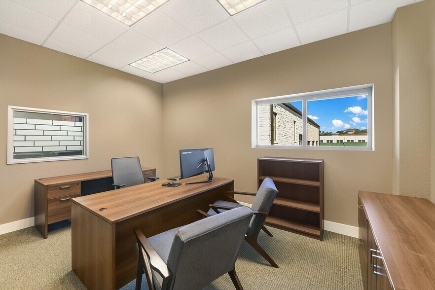 More Photos Of 1107 Ranch Road 620 S, Lakeway Office For Lease