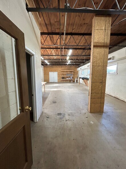 More Photos Of 306 Maryland Ave, Wilmington Freestanding For Lease
