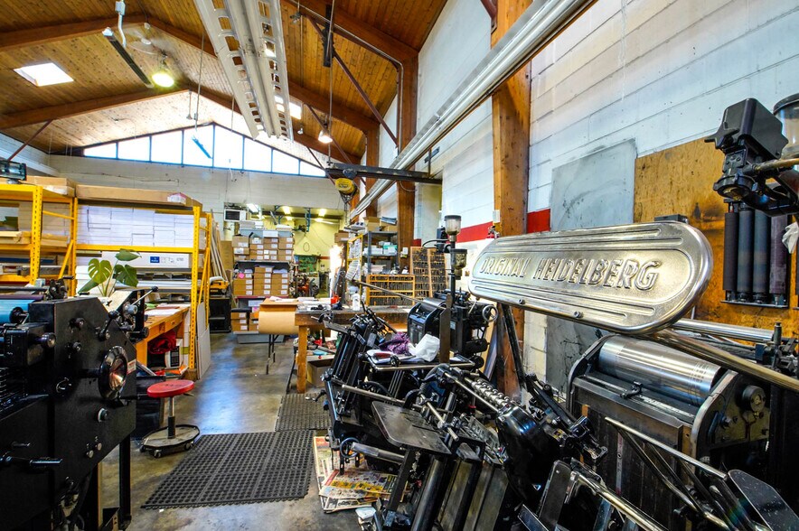 More Photos Of 4918 Napier St, Port Alberni Flex For Sale