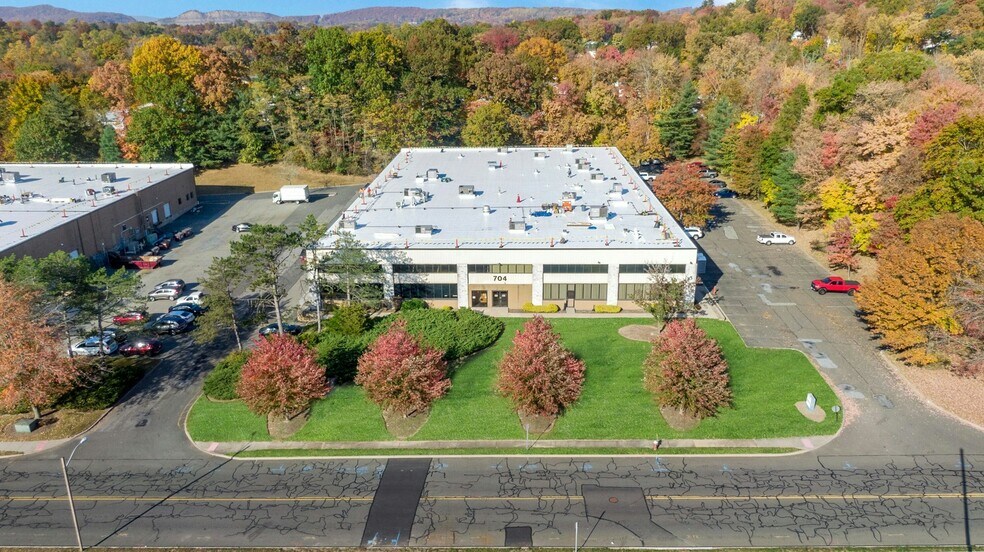 More Photos Of 704 Executive Blvd, Valley Cottage Warehouse For Lease