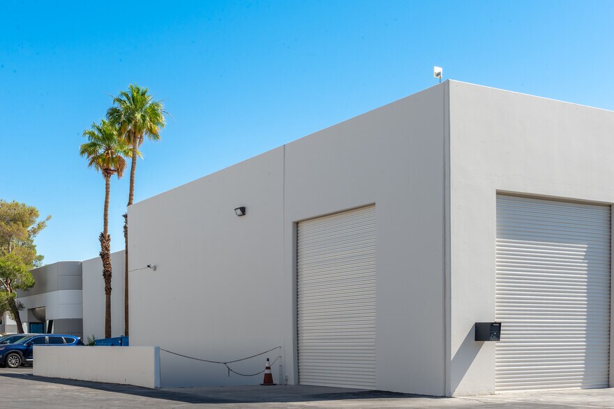 More Photos Of 1045 Palms Airport Dr, Las Vegas Light Manufacturing For Lease
