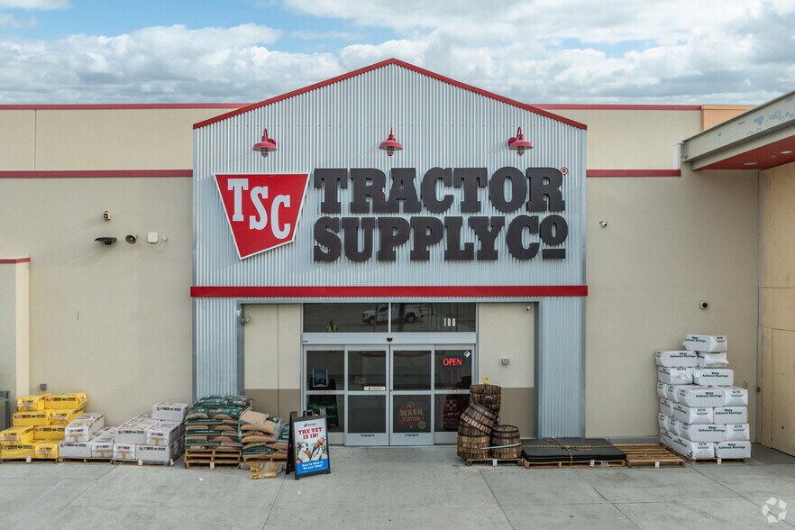 More Photos Of Jackson St @ Interstate 10, Indio Unknown For Lease