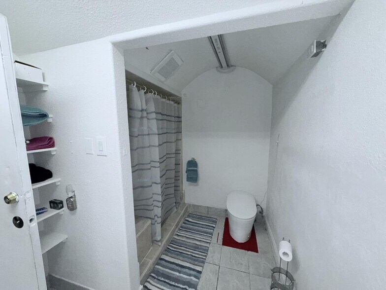 More Photos Of 1131 Austin Hwy, San Antonio Hotel For Sale