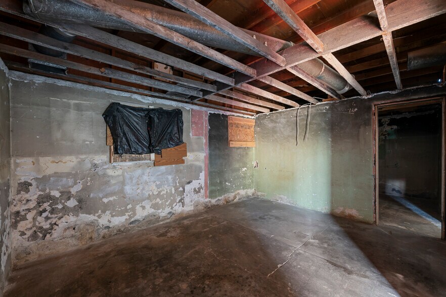 More Photos Of 3329 S Sue St, South Salt Lake Storefront Retail Office For Sale