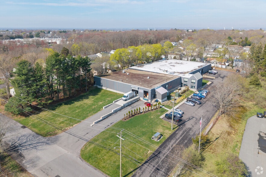 More Photos Of 75 Tripps Ln, Riverside Warehouse For Lease