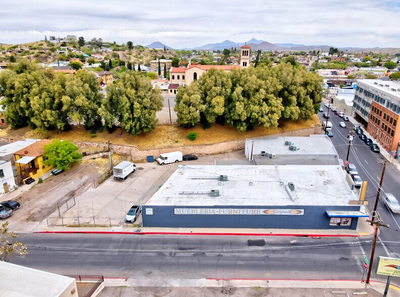 More Photos Of 209 N Arroyo Blvd, Nogales Storefront For Sale