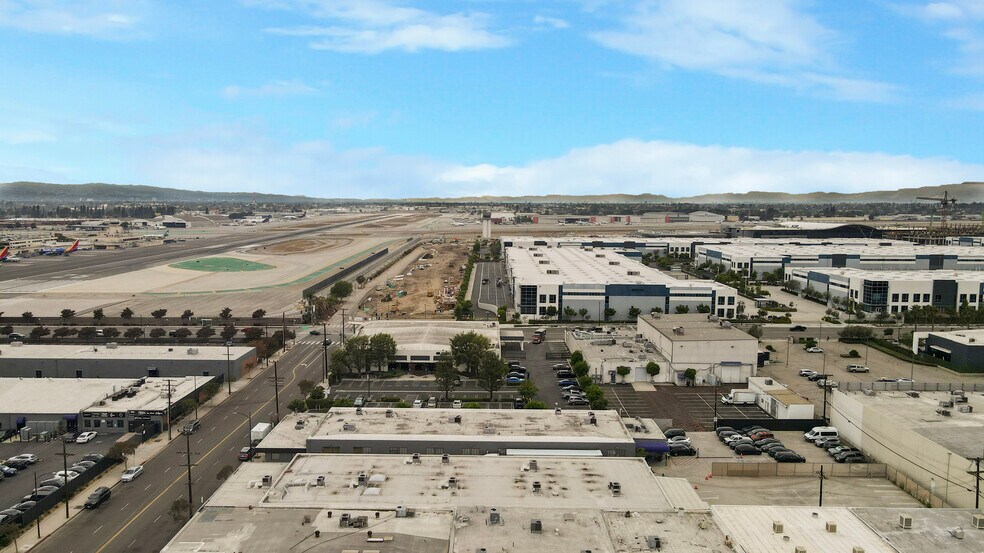 More Photos Of 3401 Winona Ave, Burbank Warehouse For Sale