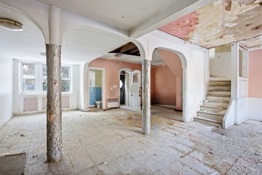 More Photos Of 27 E 18th St, Brooklyn Storefront Retail Residential For Sale