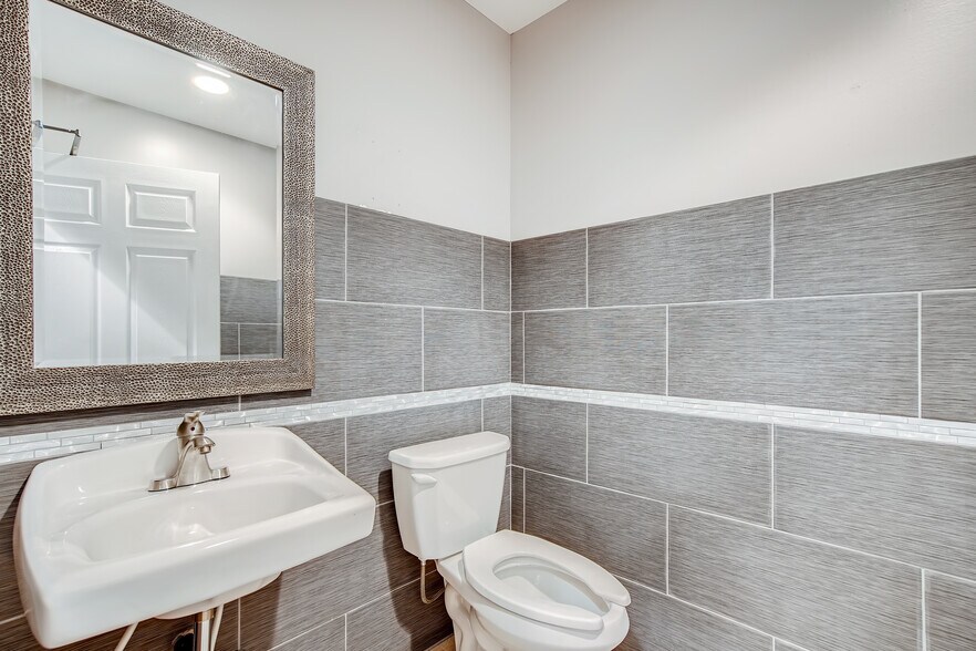 More Photos Of 7580 Sheridan Blvd, Westminster Storefront For Sale