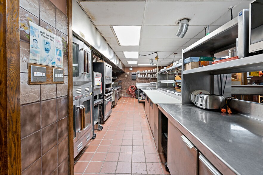 More Photos Of 180 Butler Rd, Saxonburg Restaurant For Sale