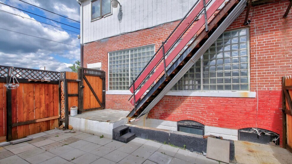 More Photos Of 110 W 2nd St N, Ladysmith General Retail For Sale