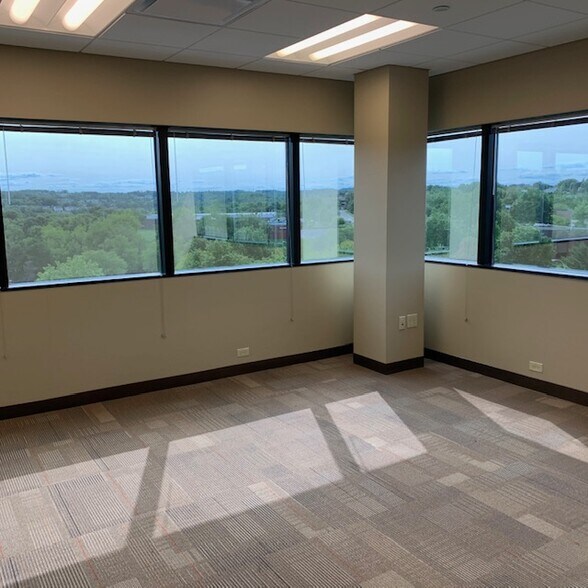 More Photos Of 1000 Commerce Dr, Pittsburgh Office For Lease
