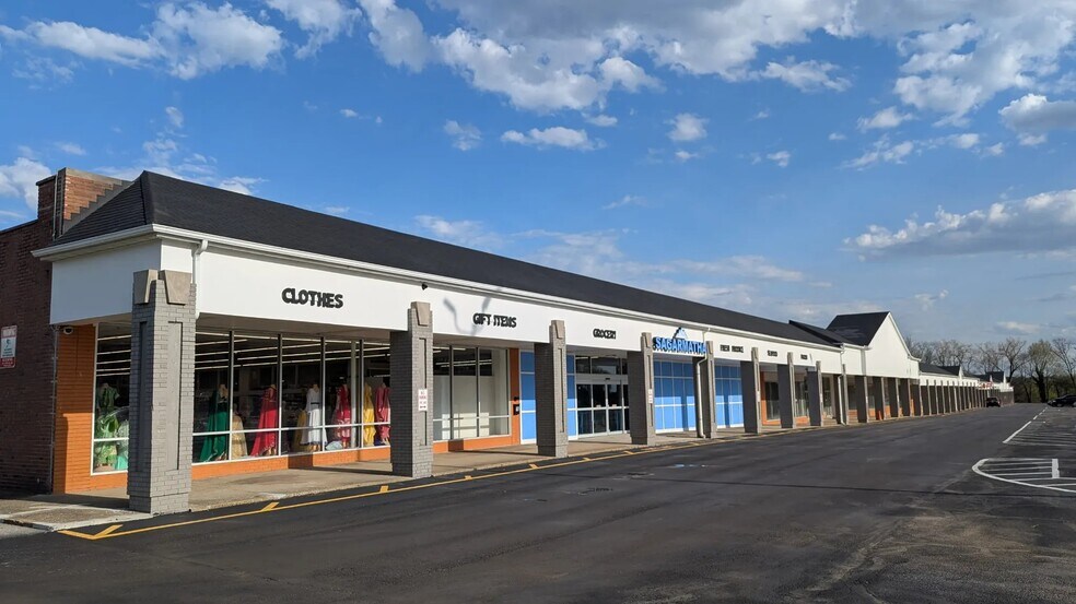 Primary Photo Of 18-87 Midway Plz, Tallmadge Unknown For Lease