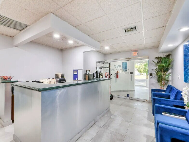 More Photos Of 7880 N University Dr, Tamarac Office Residential For Lease