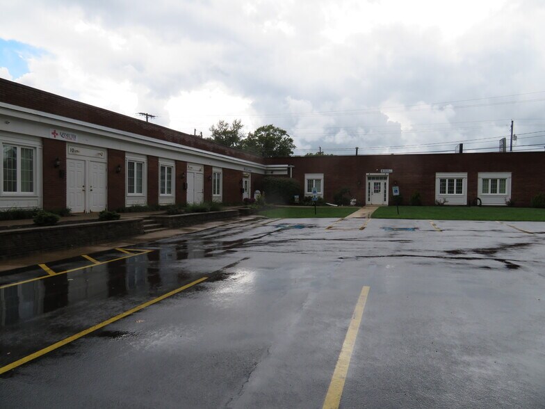 More Photos Of 1701 Mentor Ave, Painesville Medical For Lease