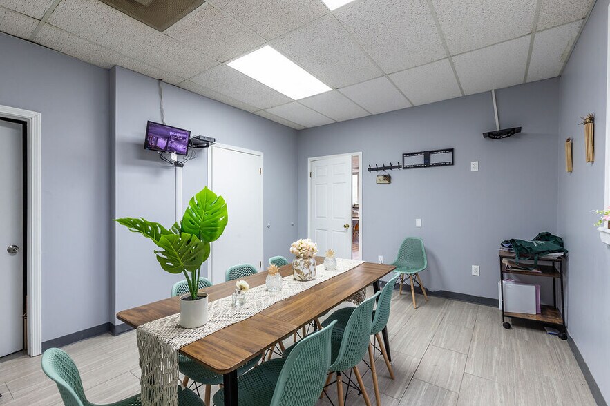 More Photos Of 6640 Lincoln Ave, Lockport Freestanding For Sale