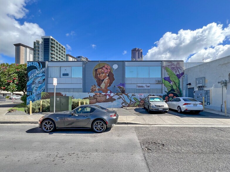 More Photos Of 575 Cooke St, Honolulu Storefront Retail Office For Lease