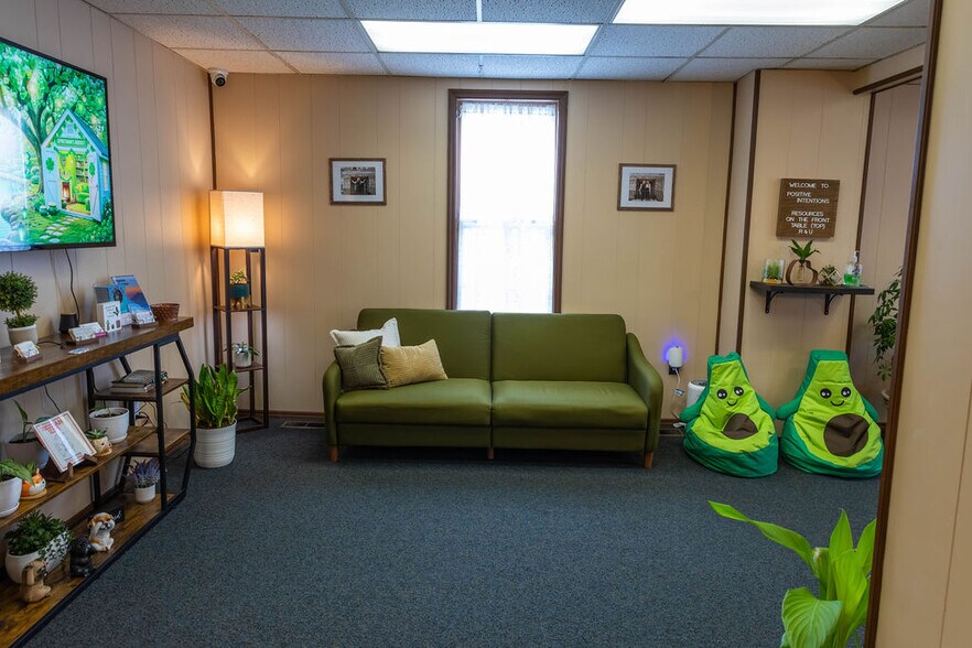 More Photos Of 811 Monroe St, Stroudsburg Office Residential For Lease