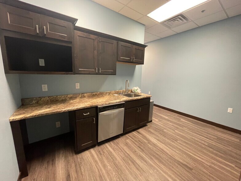 More Photos Of 1315 Haines Ave, Rapid City Unknown For Lease