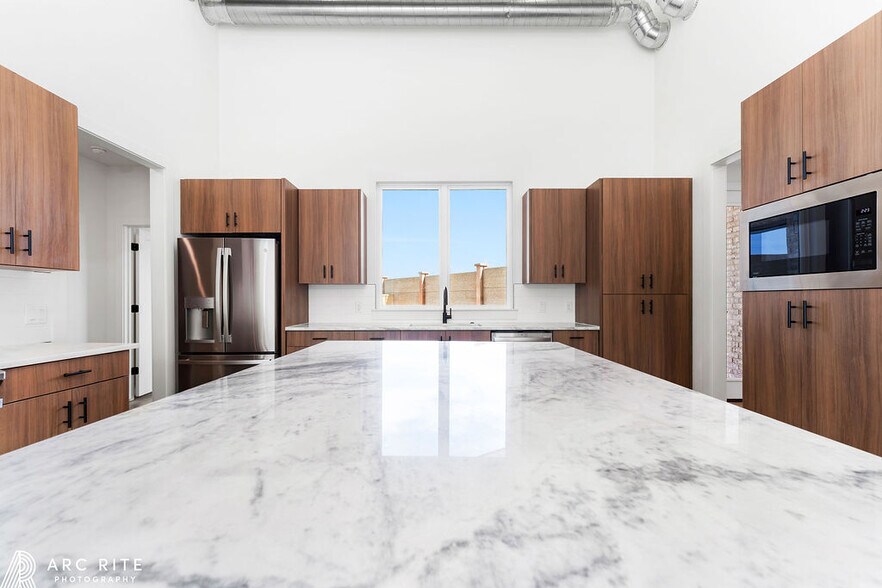 More Photos Of 2303 Toledo-4509 22nd Pl, Lubbock Specialty For Sale