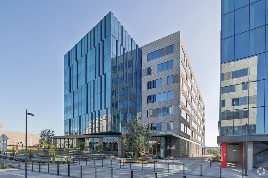 More Photos Of 1699 Bayshore Hwy, Burlingame Research And Development For Lease